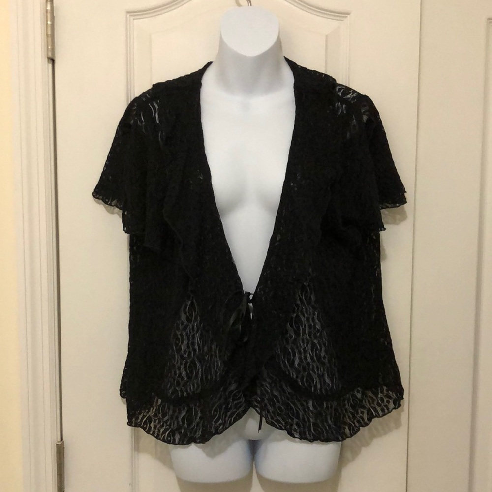 Black Lace Short Sleeve Shrug